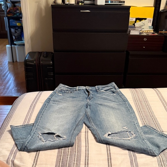 American Eagle Outfitters Denim - American Eagle Distressed Blue Jeans size 8 extra short
